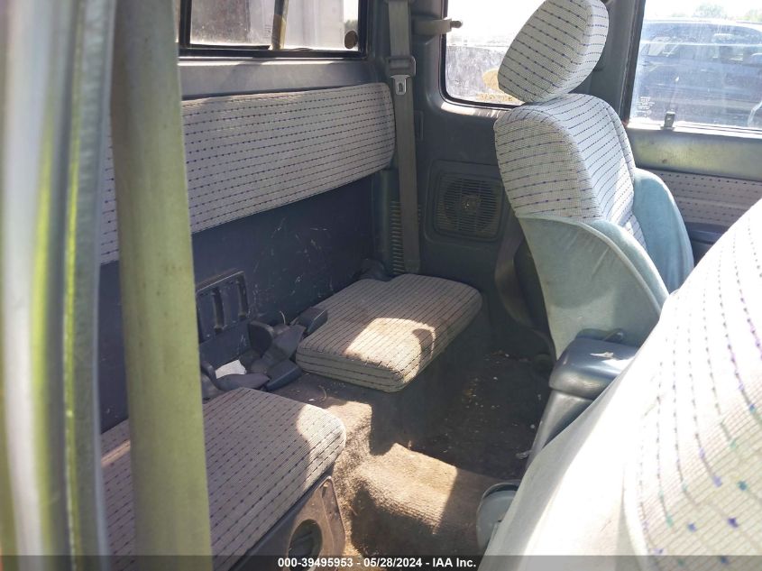 1995 Toyota Tacoma Xtracab Sr5 VIN: 4TAVN73K8SZ070868 Lot: 39495953