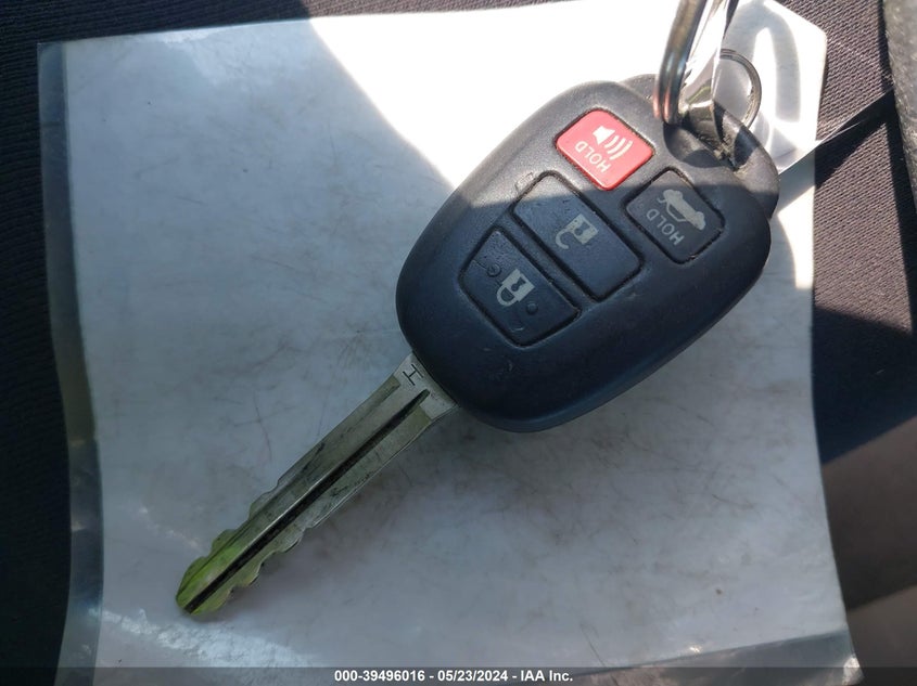 2016 Toyota Camry Le VIN: 4T1BF1FKXGU513230 Lot: 39496016