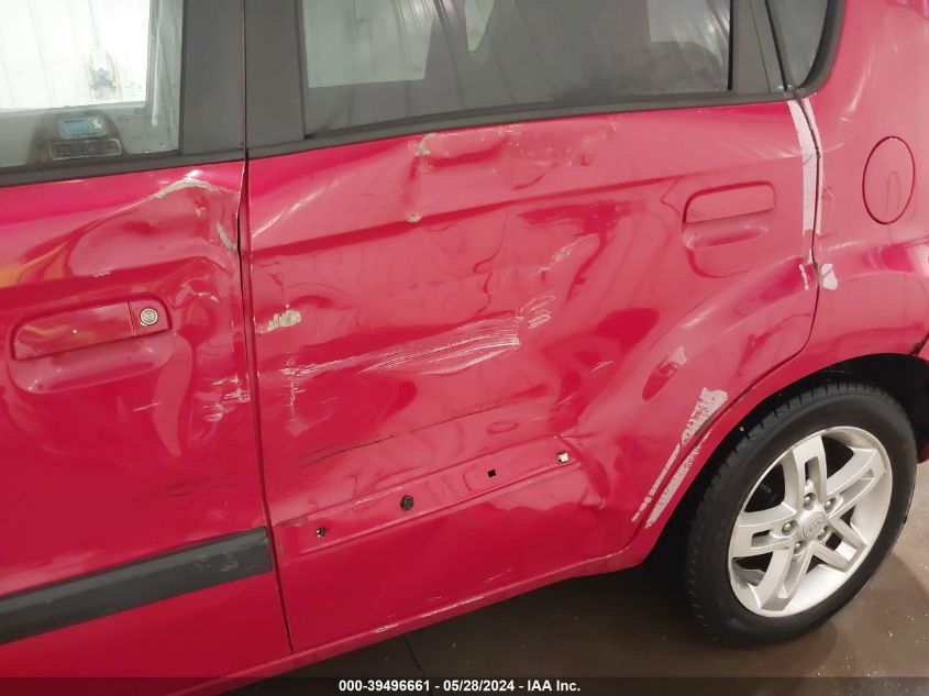 2010 Kia Soul + VIN: KNDJT2A20A7031412 Lot: 39496661