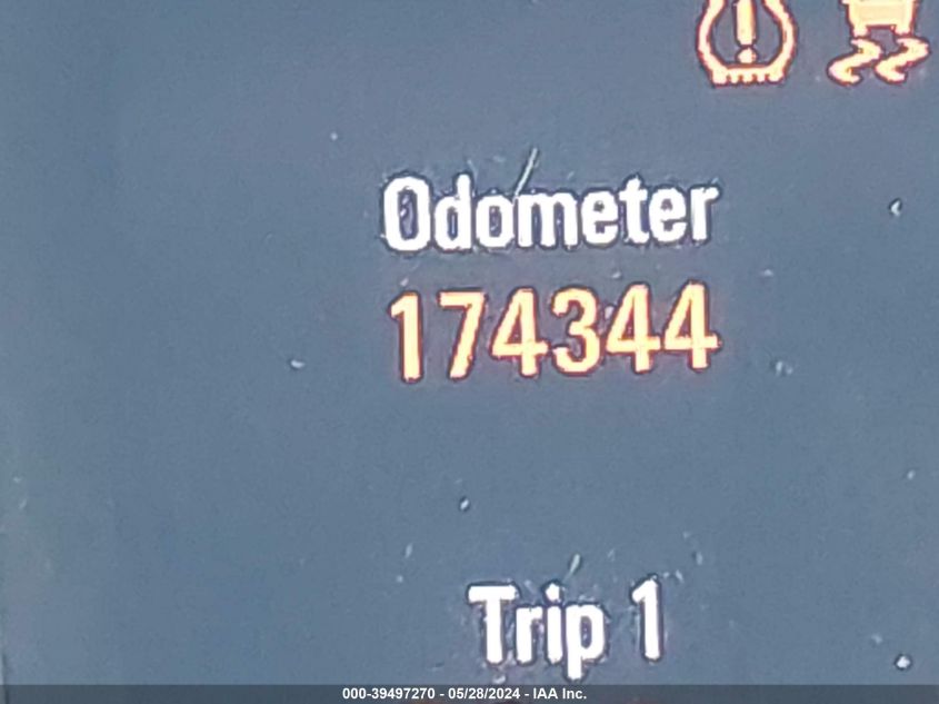 2010 Buick Lacrosse Cxs VIN: 1G4GE5EV3AF315676 Lot: 39497270