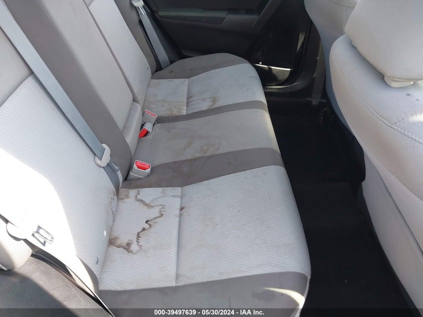 2017 Toyota Corolla Le VIN: 5YFBURHE3HP670502 Lot: 39497639