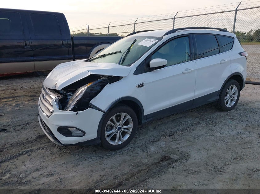 VIN 1FMCU0GD5JUC33422 2018 FORD ESCAPE SE