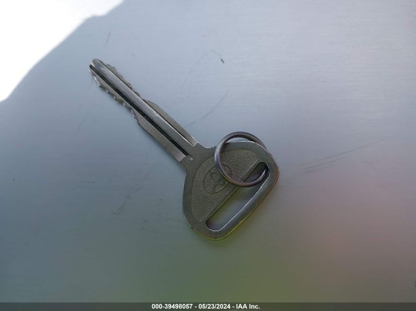 2003 Toyota Camry Le VIN: 4T1BE32K23U167866 Lot: 39498057