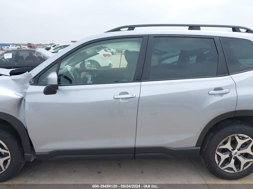 2023 Subaru Forester Premium VIN: JF2SKAECXPH526693 Lot: 39498120