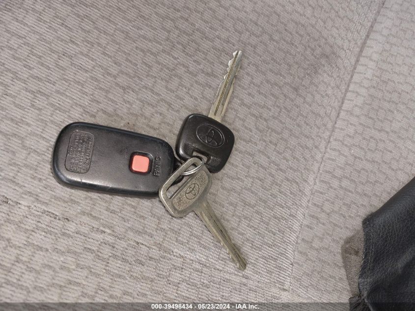 2004 Toyota Corolla Le VIN: 2T1BR32E14C220560 Lot: 39498434