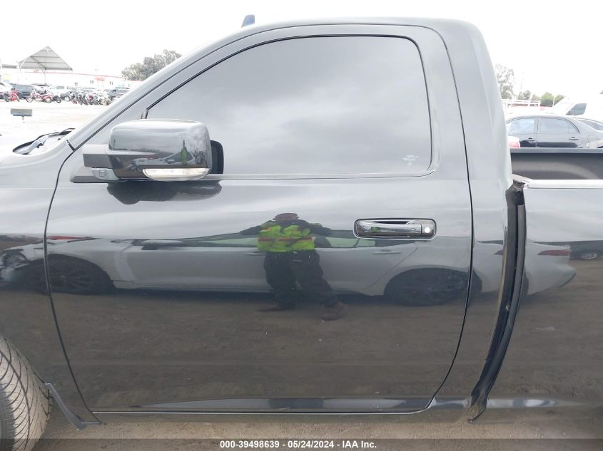 2017 Ram 1500 Night Regular Cab 4X2 6'4 Box VIN: 3C6JR6CT1HG695977 Lot: 39498639