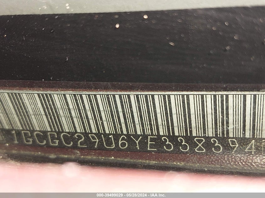 2000 Chevrolet Silverado 2500 Ls VIN: 1GCGC29U6YE338394 Lot: 39499029