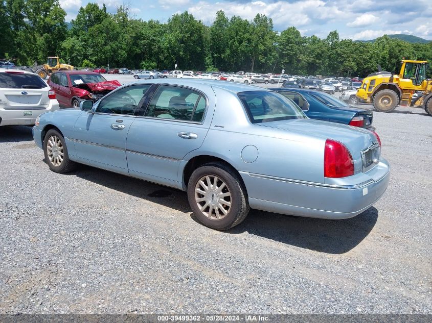 2006 Lincoln Town Car Signature VIN: 1LNHM81WX6Y607246 Lot: 39499362