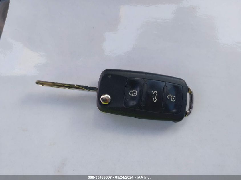 2015 Volkswagen Passat S VIN: 1VWAT7A32FC043840 Lot: 39499607