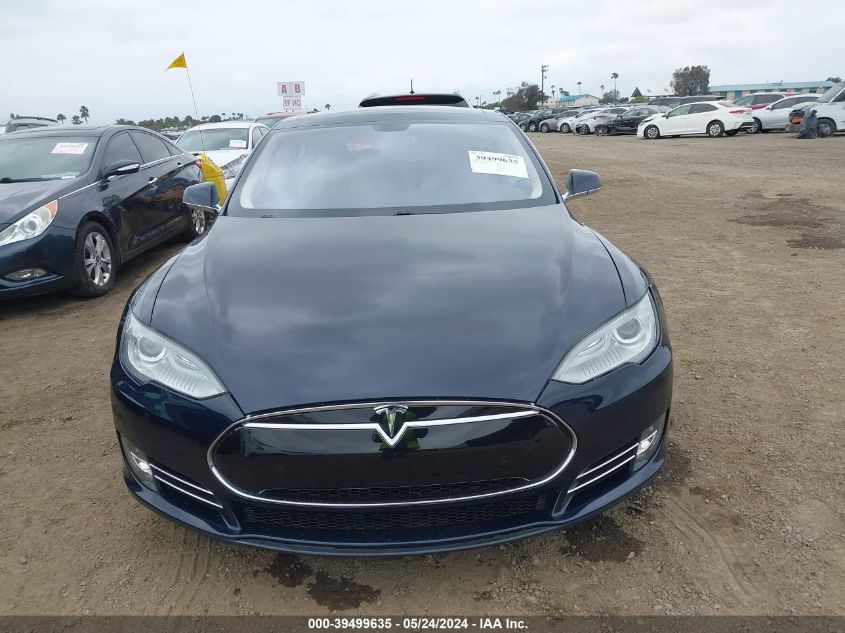 2013 Tesla Model S VIN: 5YJSA1CN6DFP23300 Lot: 39499635