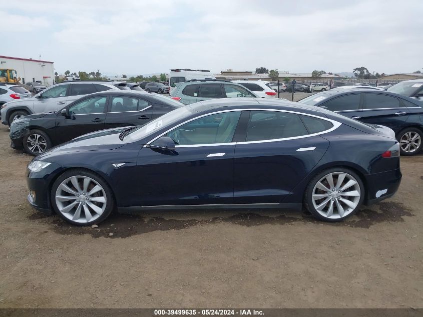 2013 Tesla Model S VIN: 5YJSA1CN6DFP23300 Lot: 39499635