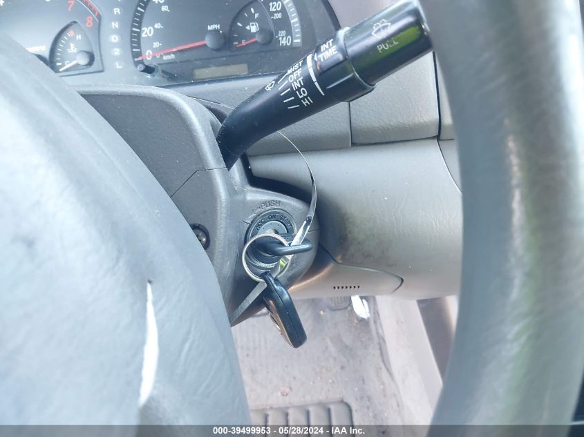 2003 Toyota Camry Le VIN: 4T1BE32K83U186907 Lot: 39499953