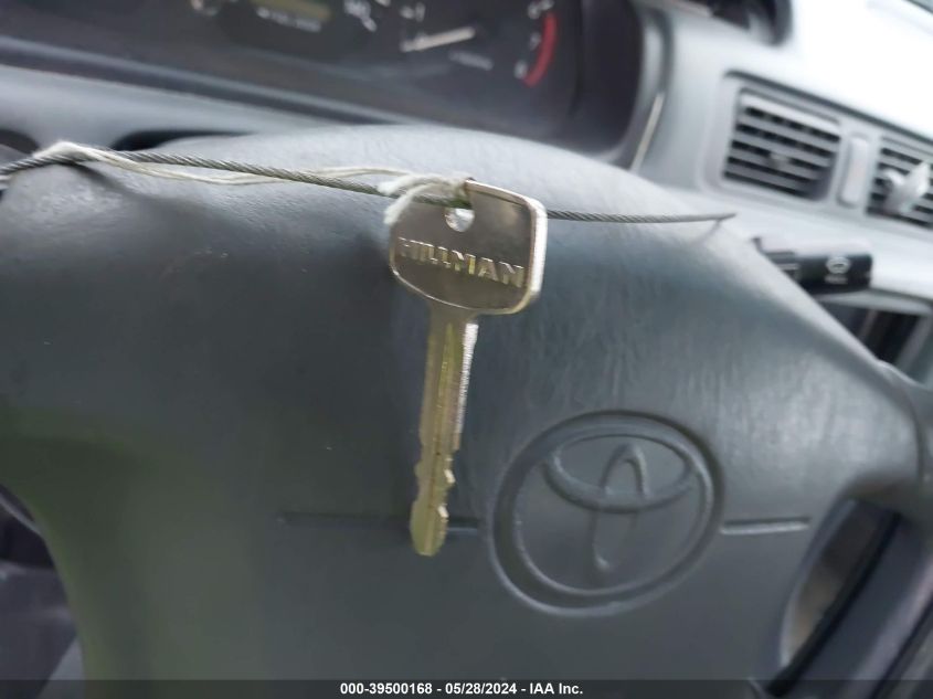 2000 Toyota Camry Le VIN: 4T1BG22K5YU70256 Lot: 39500168