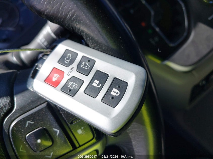 2020 Toyota Sienna Xle VIN: 5TDDZ3DC8LS244865 Lot: 39500171