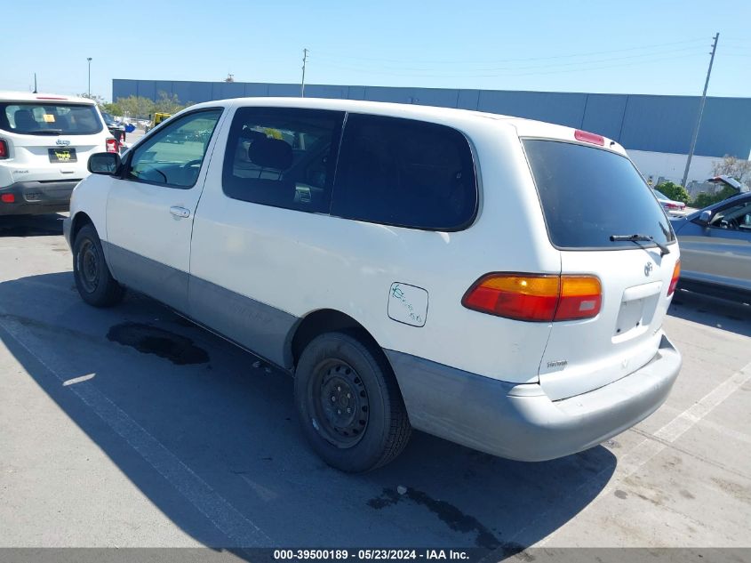 1998 Toyota Sienna Le VIN: 4T3GF13C4WU053569 Lot: 39500189