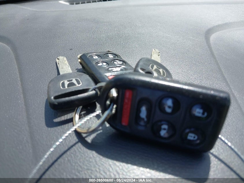 2008 Honda Odyssey Touring VIN: 5FNRL389X8B023611 Lot: 39500680