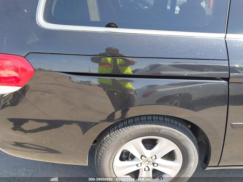 2008 Honda Odyssey Touring VIN: 5FNRL389X8B023611 Lot: 39500680