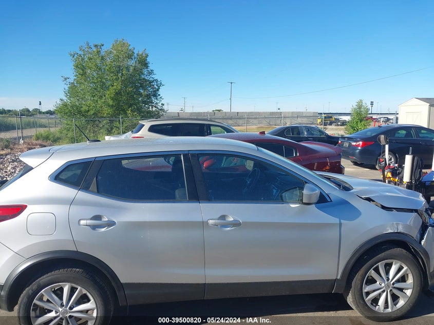 2017 Nissan Rogue Sport S VIN: JN1BJ1CR4HW116013 Lot: 39500820