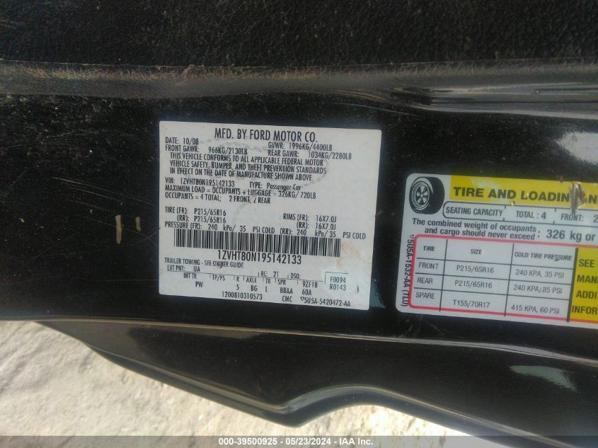 2009 Ford Mustang V6/V6 Premium VIN: 1ZVHT80N195142133 Lot: 39500925