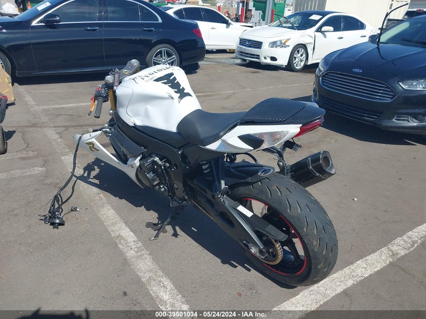VIN JS1GR7MA5K7100227 2019 SUZUKI GSX-R750