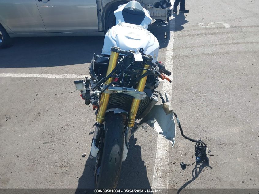 VIN JS1GR7MA5K7100227 2019 SUZUKI GSX-R750