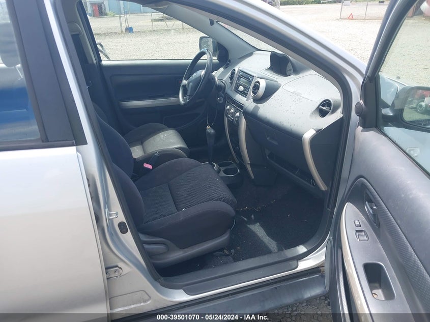 2005 Scion Xa VIN: JTKKT624550101733 Lot: 39501070