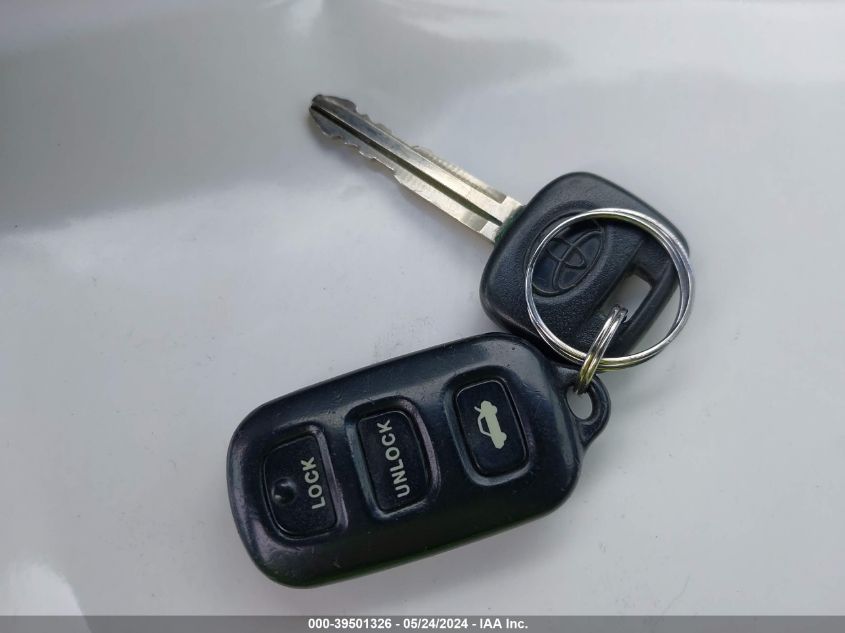 2003 Toyota Camry Le VIN: 4T1BE32K23U786693 Lot: 39501326