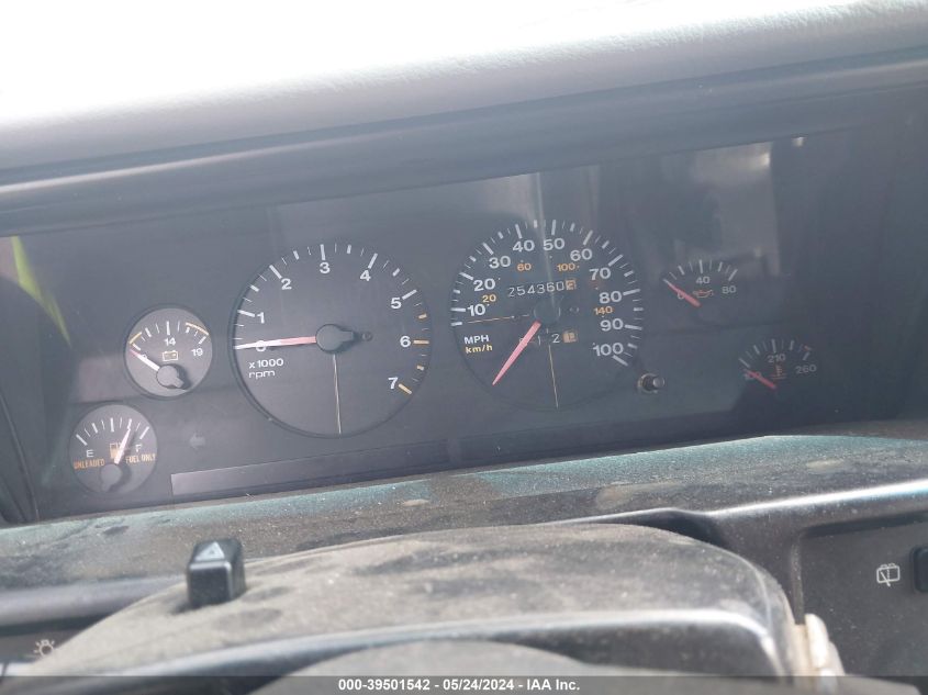 1993 Jeep Grand Cherokee Limited VIN: 1J4GZ78Y3PC647969 Lot: 39501542