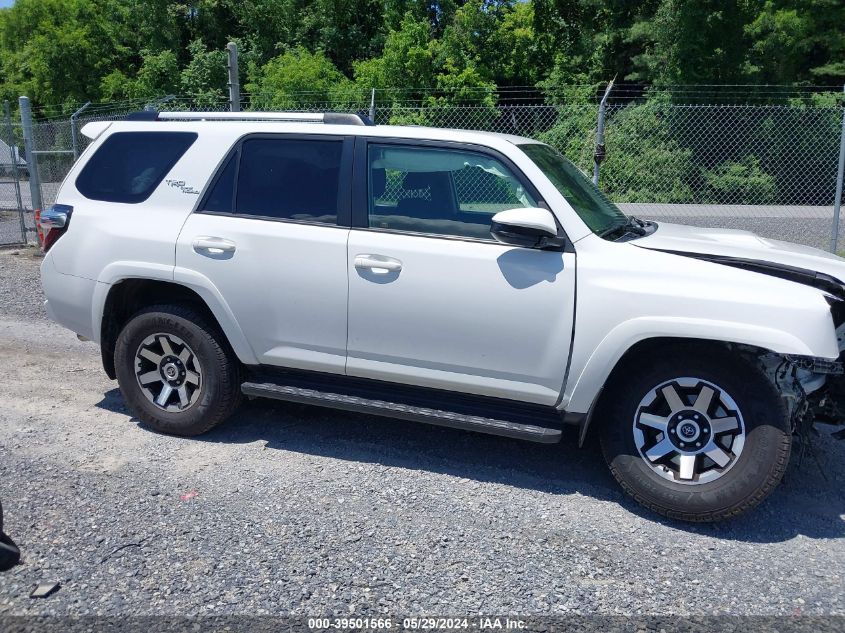 2018 Toyota 4Runner Trd Off Road VIN: JTEBU5JR9J5586771 Lot: 39501566