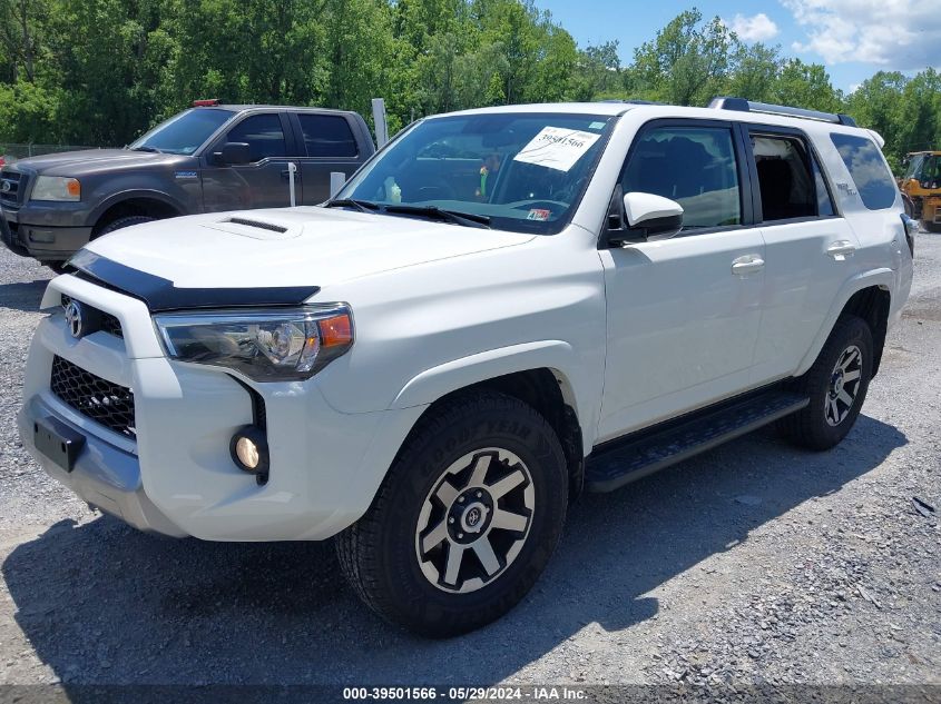 2018 Toyota 4Runner Trd Off Road VIN: JTEBU5JR9J5586771 Lot: 39501566