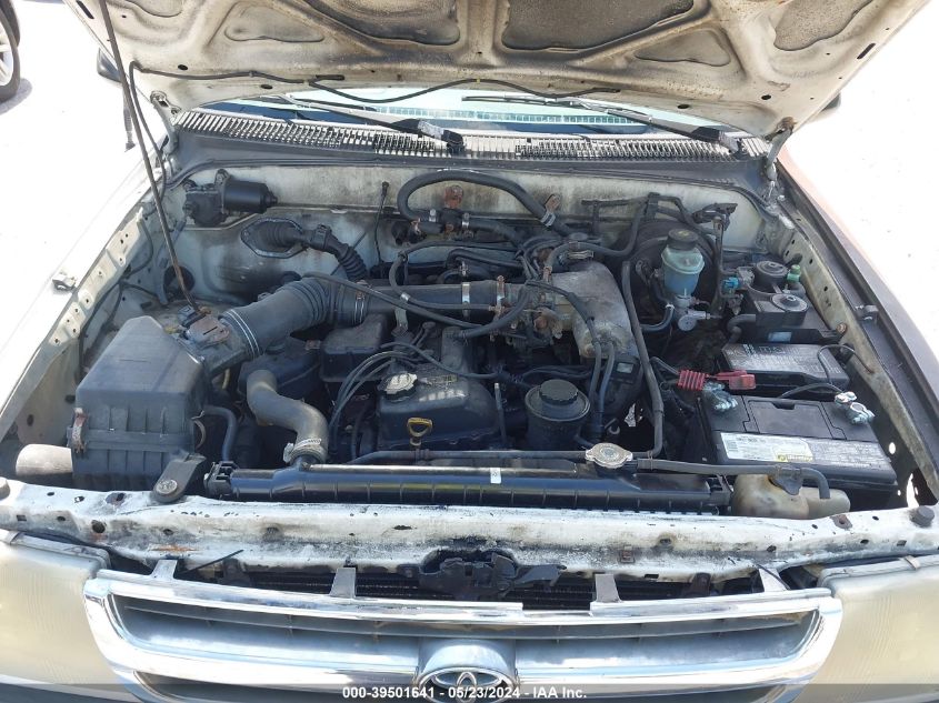 2000 Toyota Tacoma VIN: 4TANL42N1YZ573506 Lot: 39501641