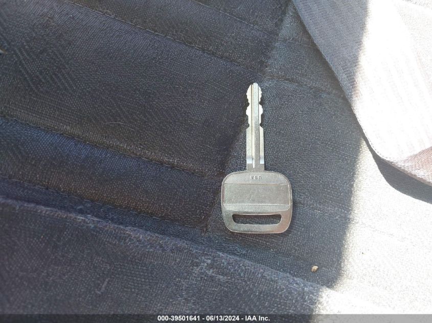 2000 Toyota Tacoma VIN: 4TANL42N1YZ573506 Lot: 39501641