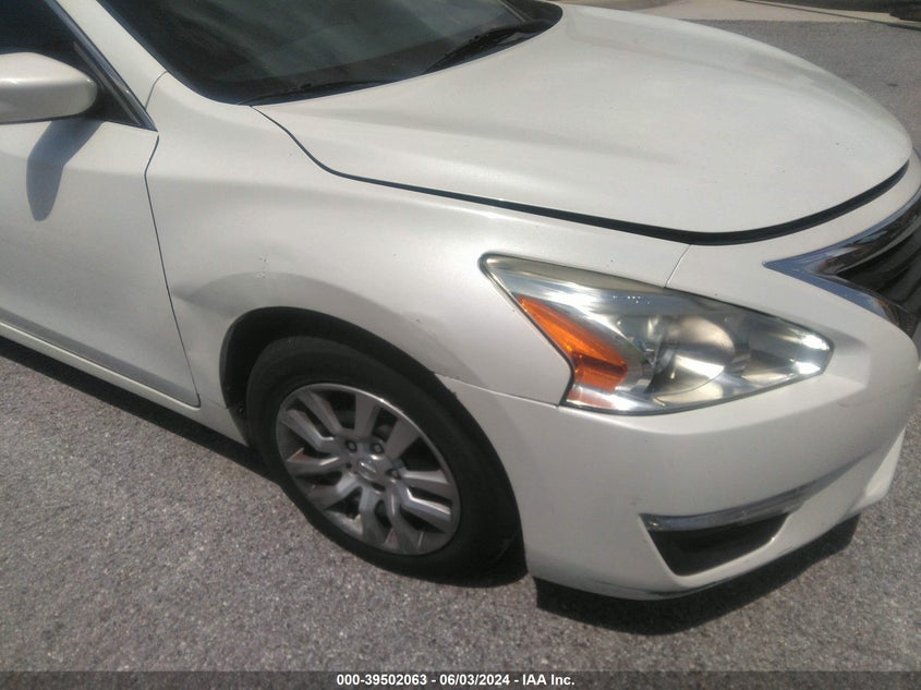 2015 Nissan Altima 2.5/2.5 S/2.5 Sl/2.5 Sv VIN: 1N4AL3AP6FN379323 Lot: 39502063