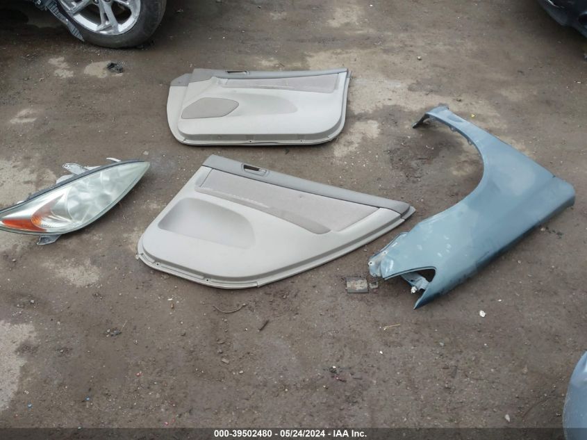 2004 Toyota Camry Le VIN: 4T1BE32K94U263902 Lot: 39502480