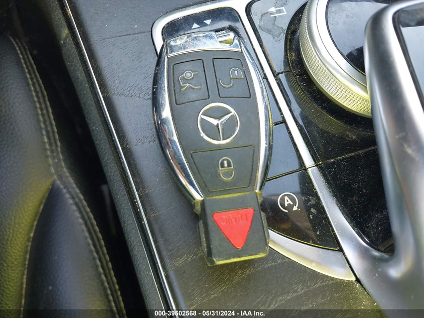 2015 Mercedes-Benz C 300 4Matic/Luxury 4Matic/Sport 4Matic VIN: 55SWF4KB5FU051758 Lot: 39502568