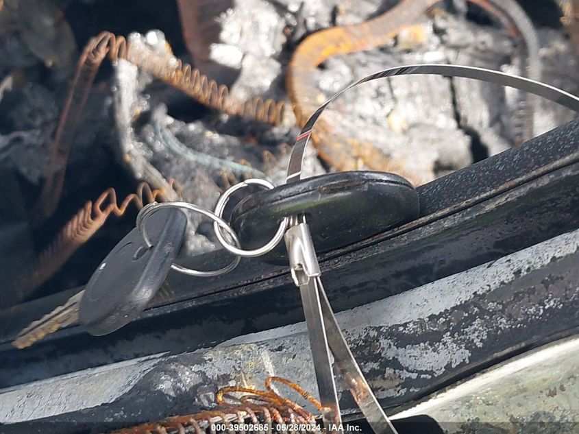 2003 Chevrolet Avalanche 1500 VIN: 3GNEC13T73G326913 Lot: 39502685