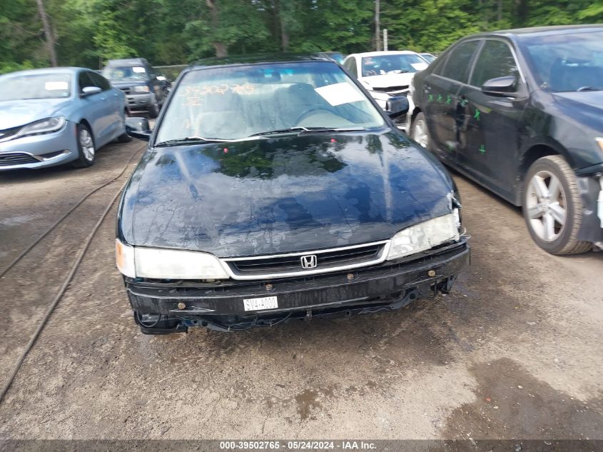 1995 Honda Accord Lx VIN: 1HGCD7232SA003997 Lot: 39502765