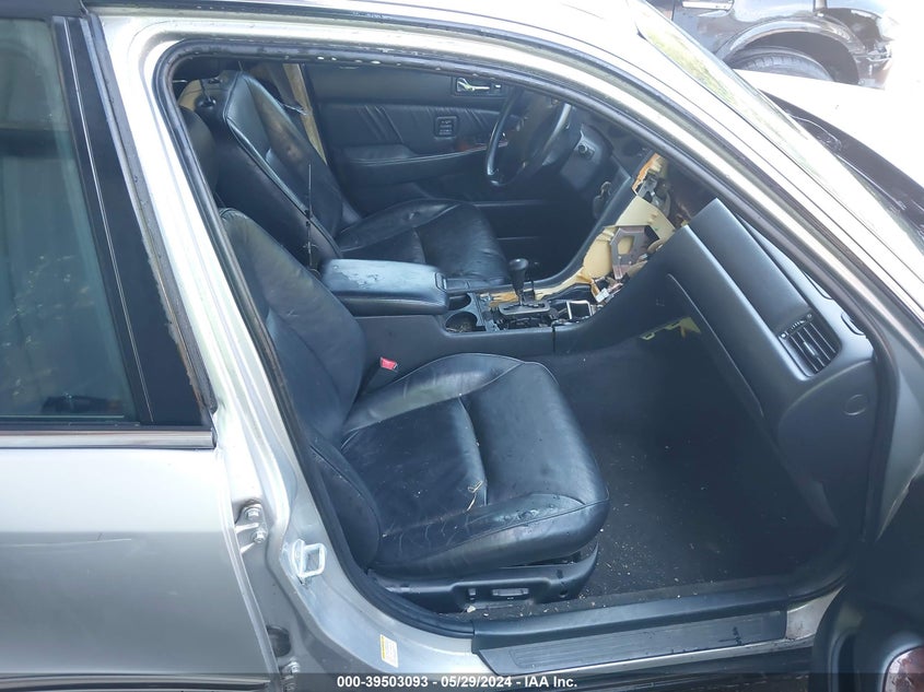 2000 Acura Rl 3.5 VIN: JH4KA9657YC003922 Lot: 39503093