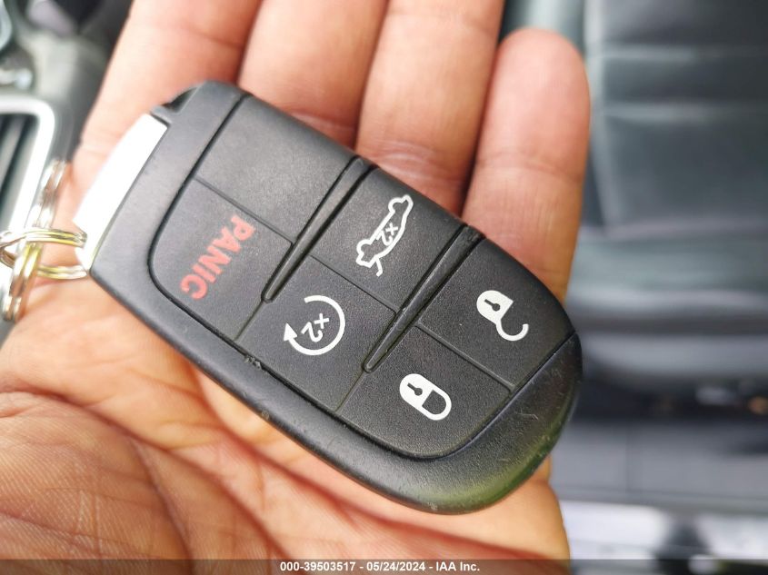 2015 Chrysler 200 C VIN: 1C3CCCCG5FN661599 Lot: 39503517