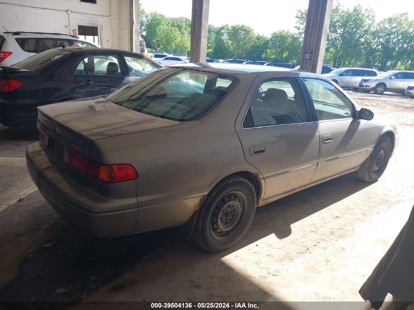 2000 Toyota Camry Le VIN: 4T1BG22K7YU696807 Lot: 39504136