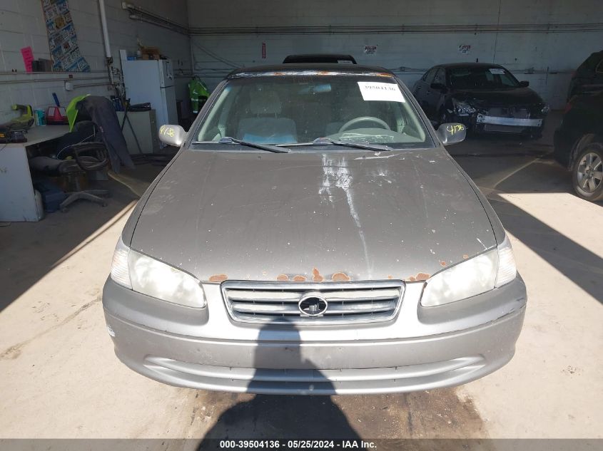 2000 Toyota Camry Le VIN: 4T1BG22K7YU696807 Lot: 39504136