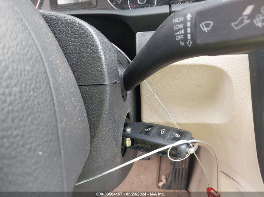 2010 Volkswagen Eos Komfort VIN: WVWBA7AH3AV013736 Lot: 39504157