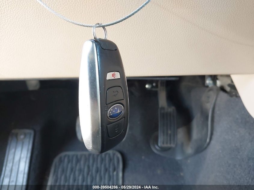 2017 Subaru Outback 3.6R Limited VIN: 4S4BSENC5H3306801 Lot: 39504286