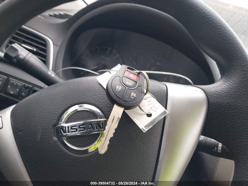 2014 Nissan Sentra S VIN: 3N1AB7APXEY273028 Lot: 39504732