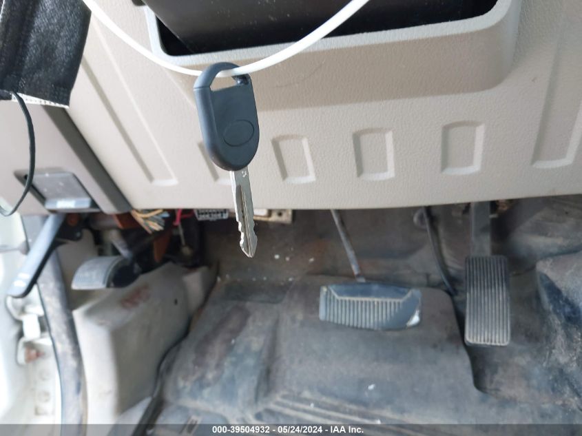 2008 Ford F-250 Xl/Xlt VIN: 1FTNF215X8EE04996 Lot: 39504932