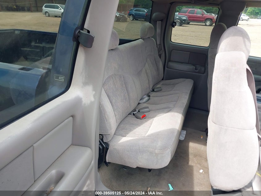 2000 Chevrolet Silverado 1500 Ls VIN: 2GCEC19W7Y1388564 Lot: 39505125