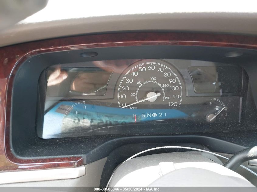 2004 Lincoln Town Car Ultimate VIN: 1LNHM83W24Y633074 Lot: 39505346