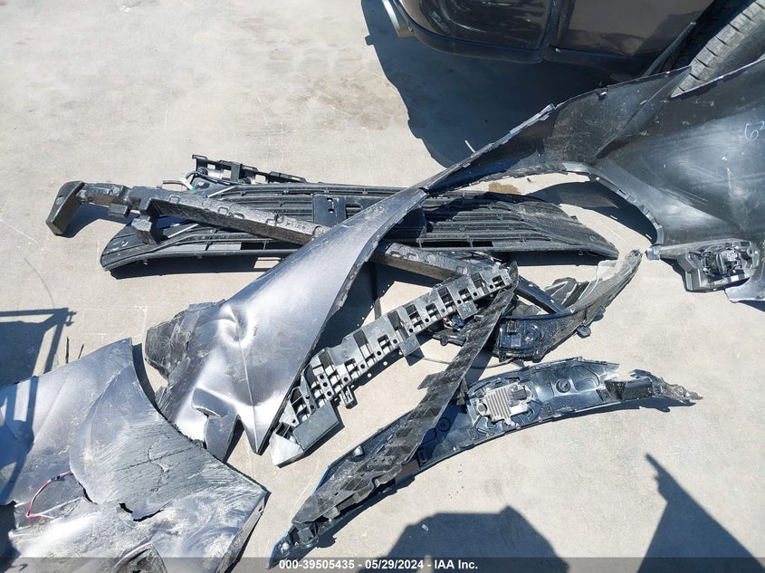 2024 Toyota Sienna Xle VIN: 5TDYRKECXRS201678 Lot: 39505435