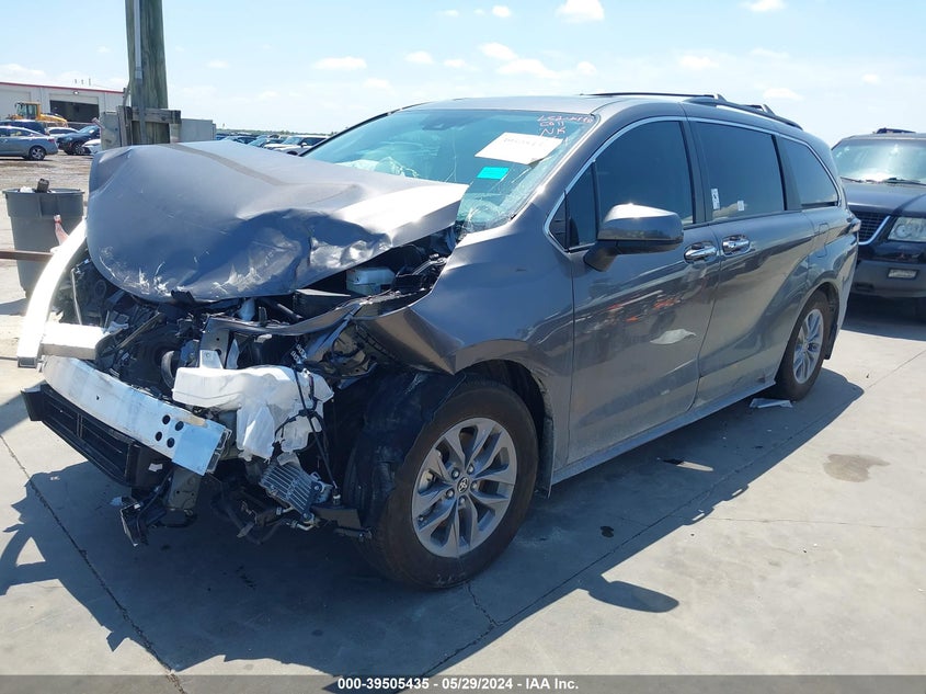 VIN 5TDYRKECXRS201678 2024 TOYOTA SIENNA XLE