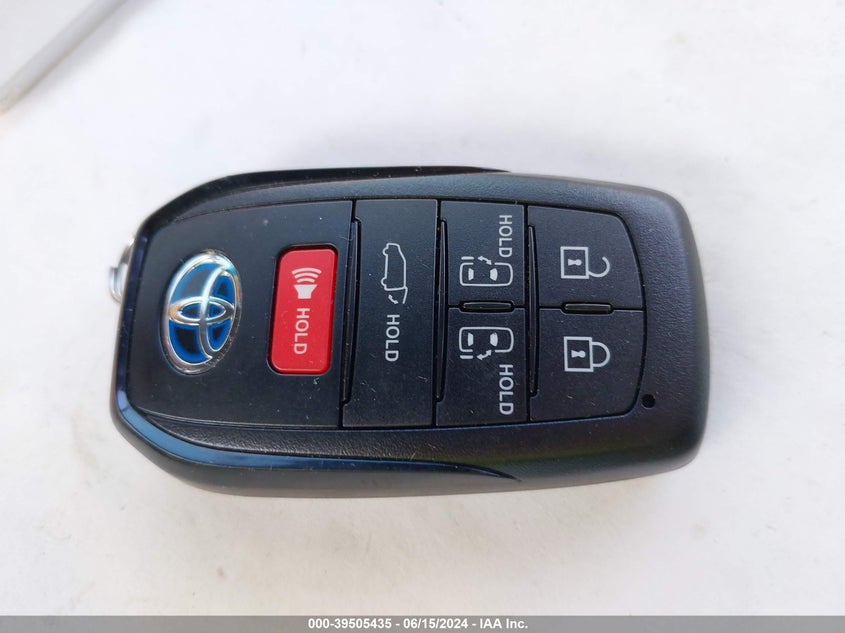 2024 Toyota Sienna Xle VIN: 5TDYRKECXRS201678 Lot: 39505435